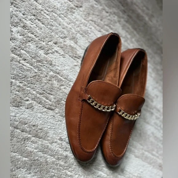 Aldo Sleek Tan color Loafers with chain detail Sz 10 - Picture 2 of 9